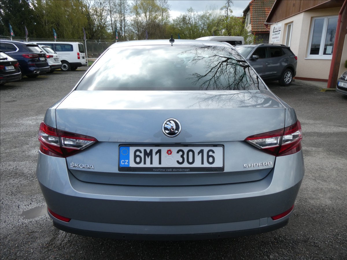 skoda-superb-2-0-tdi-style-dsg-2x-kola-cr - 6