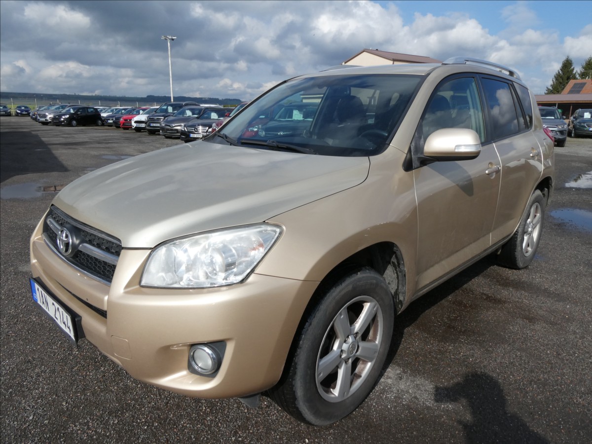 toyota-rav4-2-2-d-4d-110kw-4x4-cr-2-majitel - 2