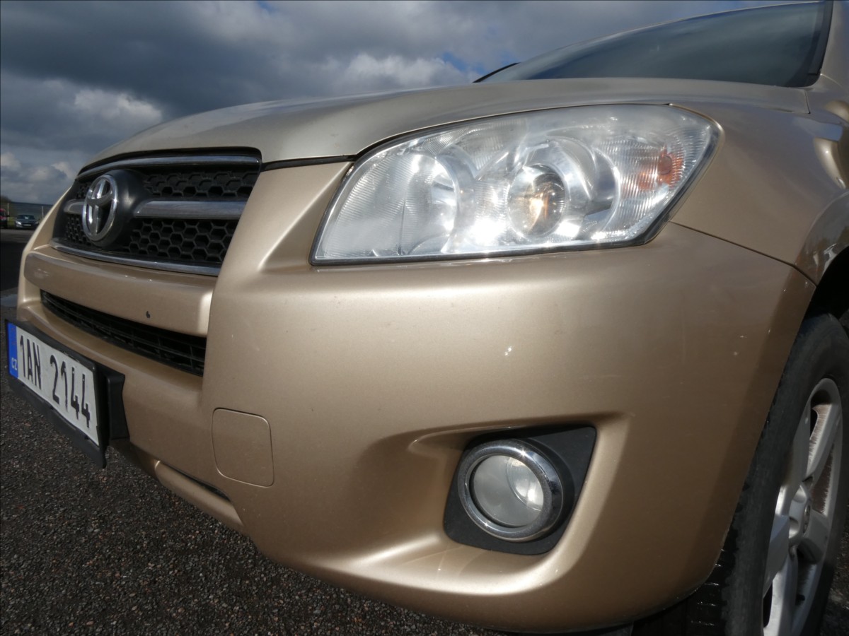 toyota-rav4-2-2-d-4d-110kw-4x4-cr-2-majitel - 3
