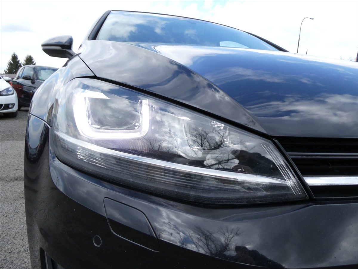 volkswagen-golf-2-0-tdi-110kw-navi-digit-klima - 4