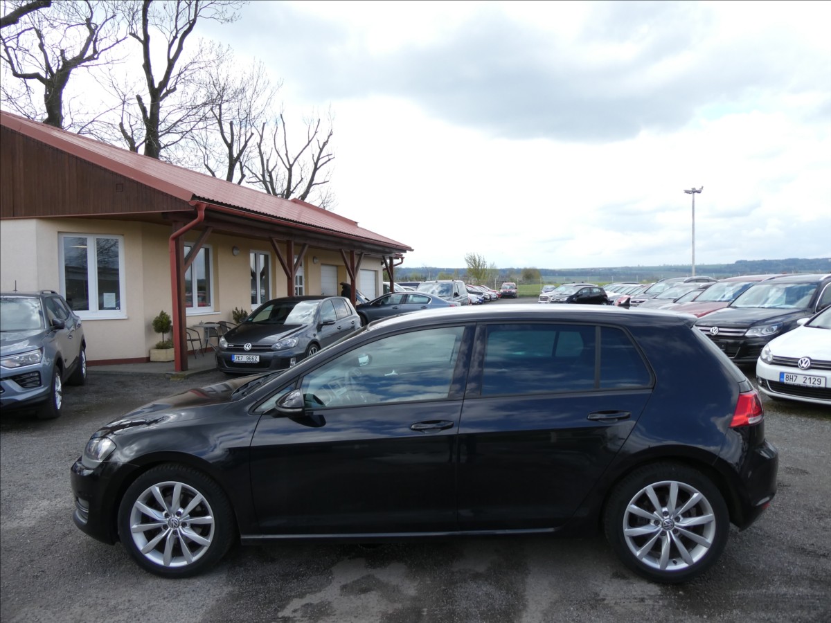 volkswagen-golf-2-0-tdi-110kw-navi-digit-klima - 5