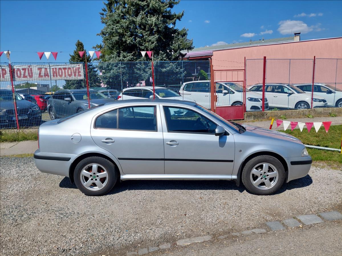 skoda-octavia-1-6-i-tour-odpocet-dph - 3