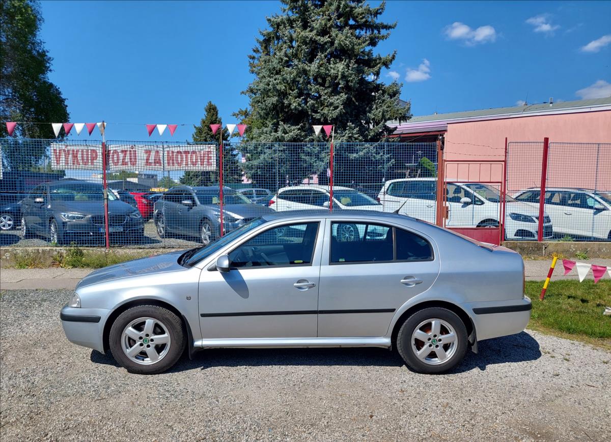 skoda-octavia-1-6-i-tour-odpocet-dph - 7