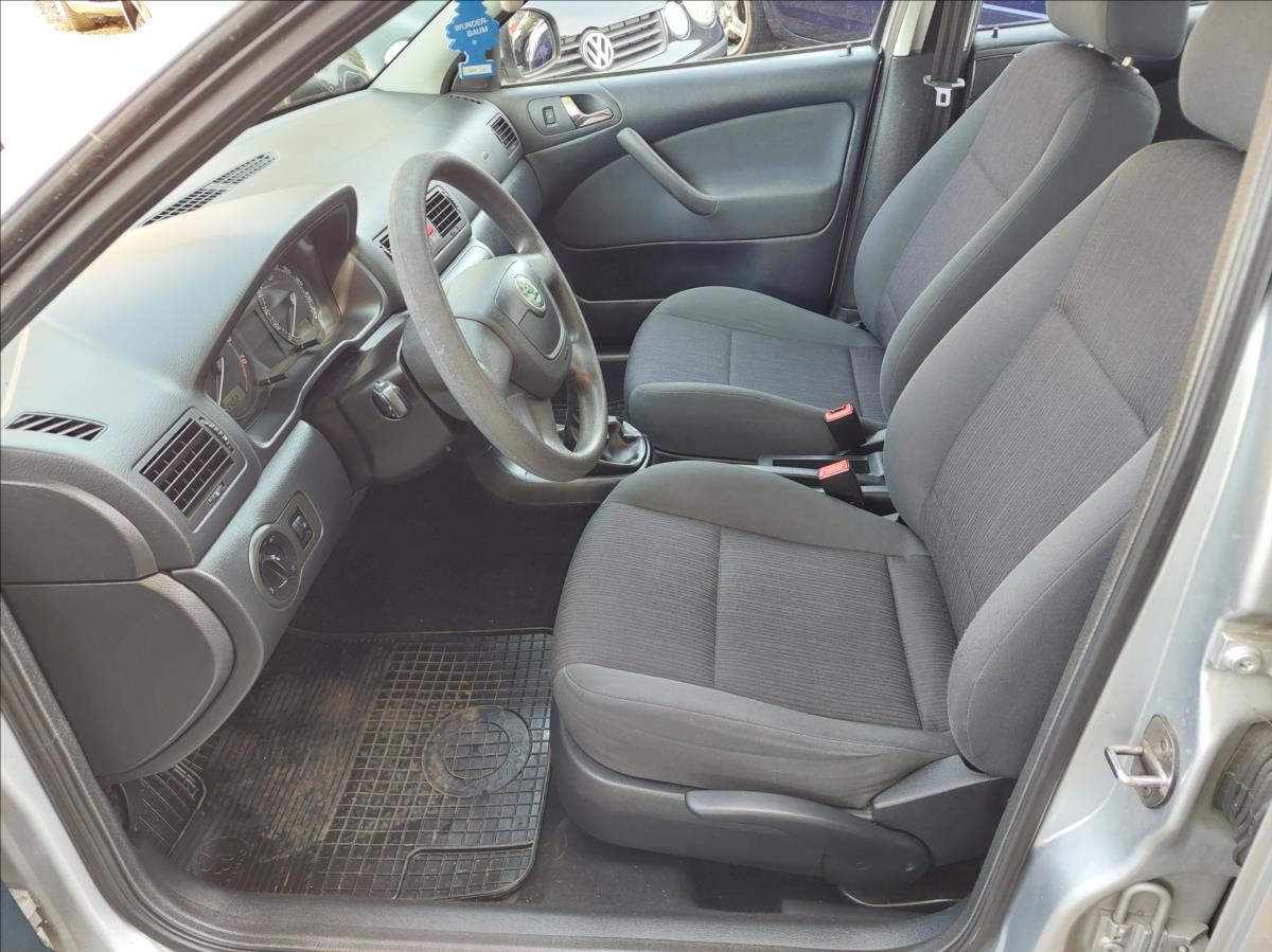 skoda-octavia-1-6-i-tour-odpocet-dph - 8