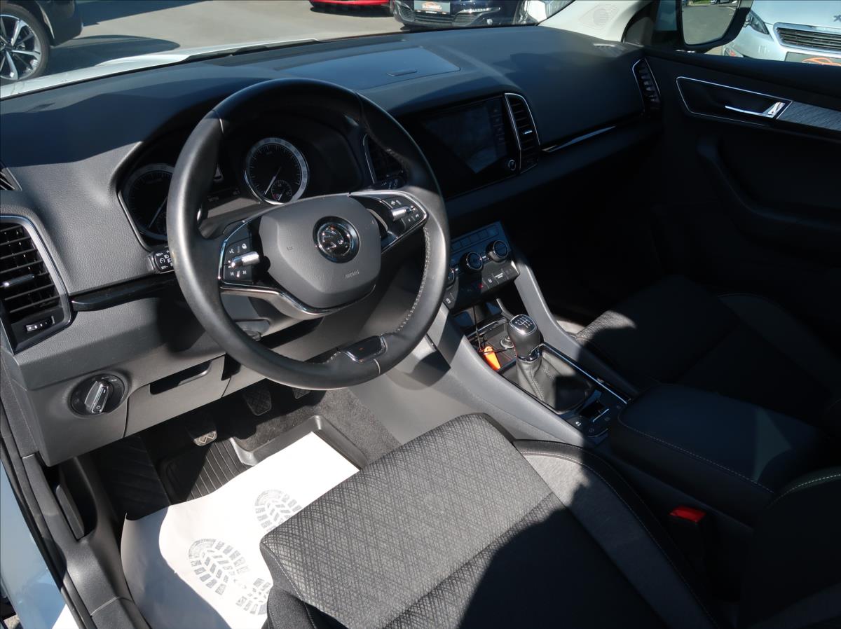 skoda-karoq-2-0-tdi-style-1majcr-serv-kn - 8
