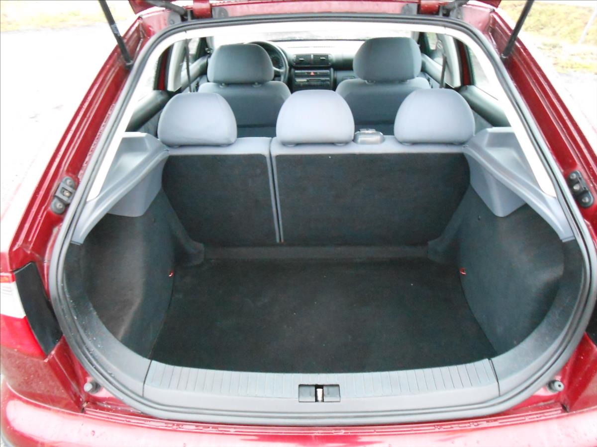 seat-leon-1-4-i-16v-55-kw-klima-serviska - 9