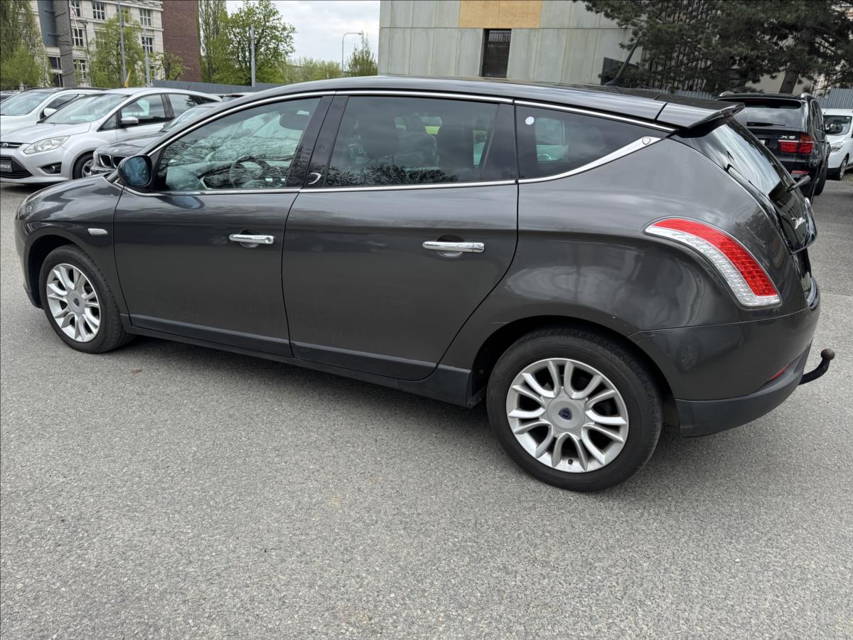 lancia-delta-2-0-2-0jtd-121kw - 4