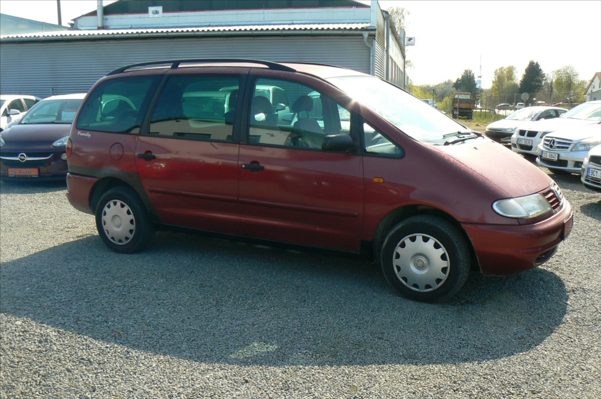 volkswagen-sharan-1-9-tdi-7-mist-eko-uhrazeno - 7