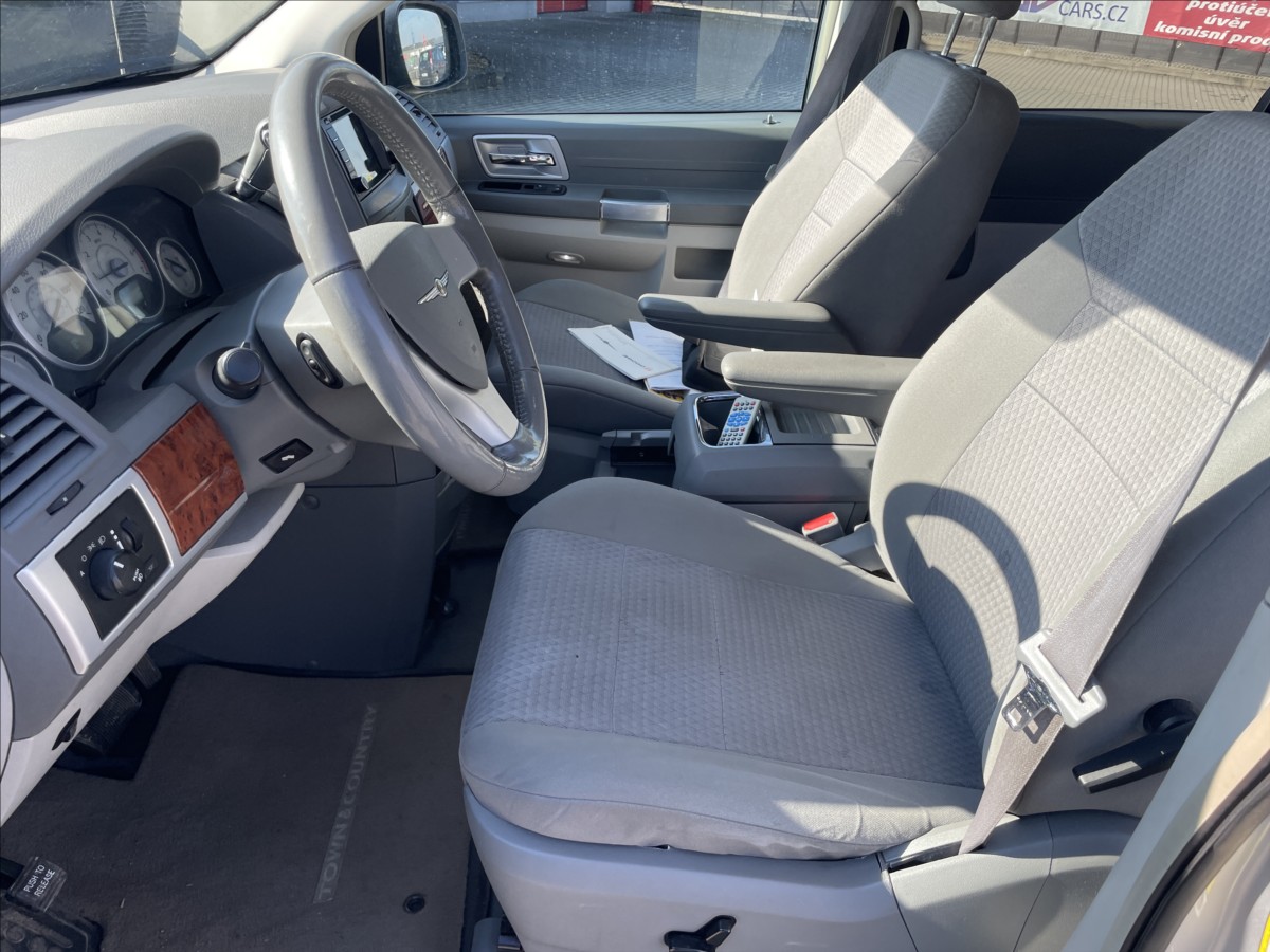 chrysler-town-country-3-8-i-v6-rt-lpg-automat-7mist-tazne - 7