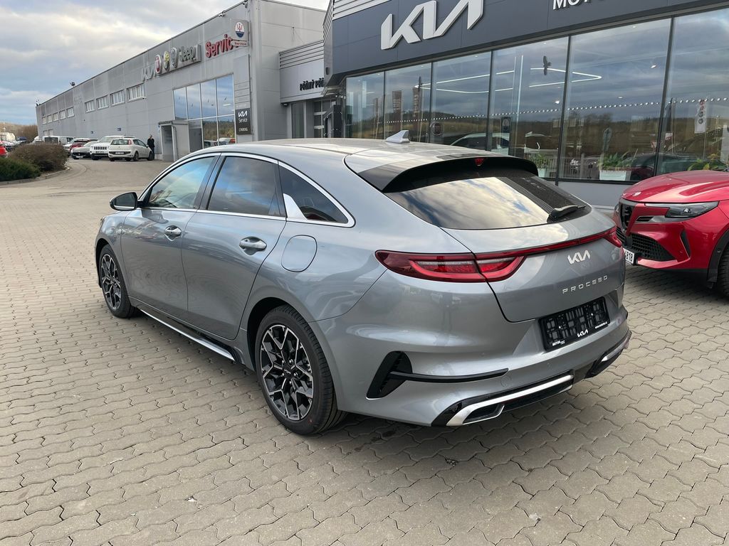 kia-pro-ceed-1-5-t-gdi-gpf-7dct-gt-line-plu - 4