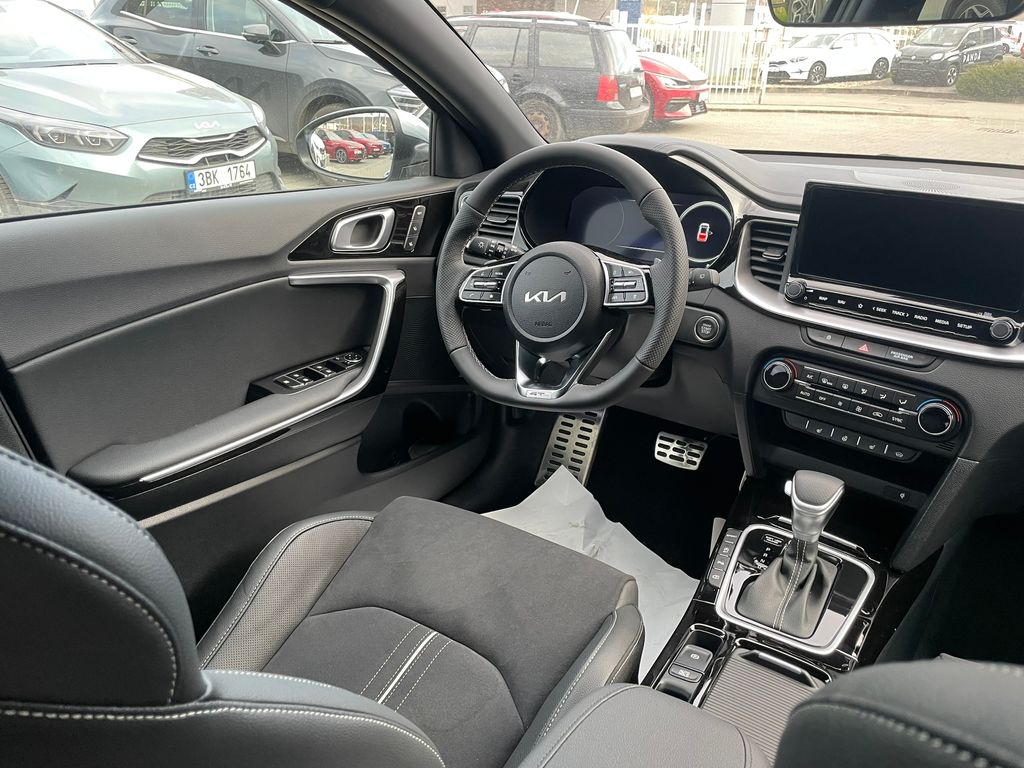 kia-pro-ceed-1-5-t-gdi-gpf-7dct-gt-line-plu - 9