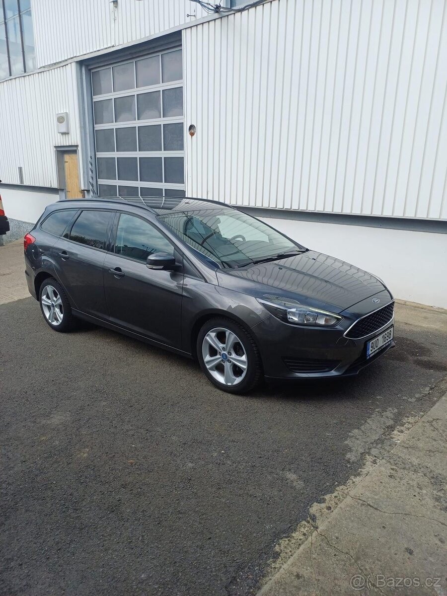 ford-focus-1-6-2017-benzin - 3