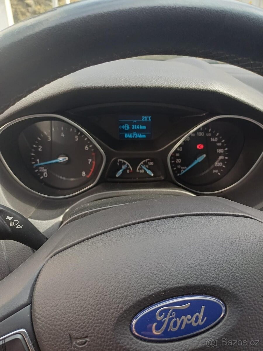 ford-focus-1-6-2017-benzin - 4