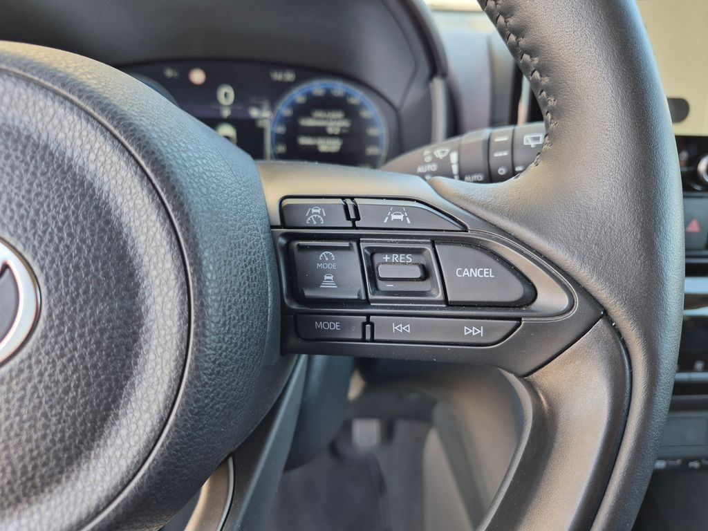 toyota-yaris-cross-1-5-hev-executive - 8