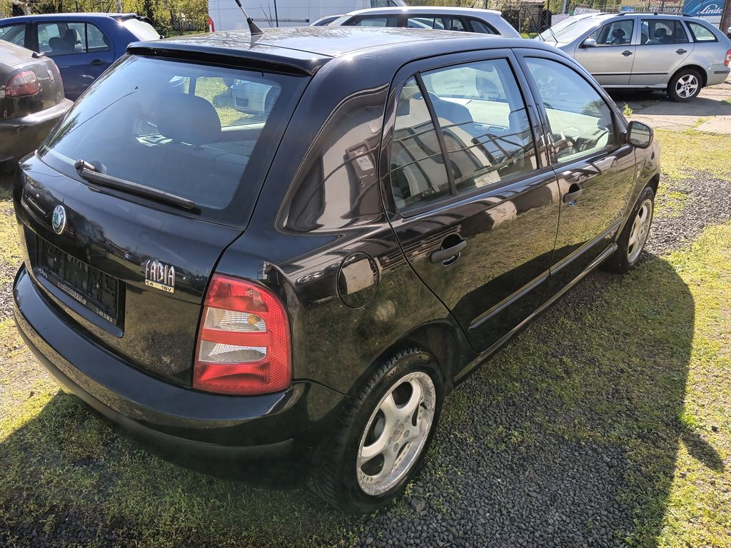 skoda-fabia-1-4-16v-comfort - 4