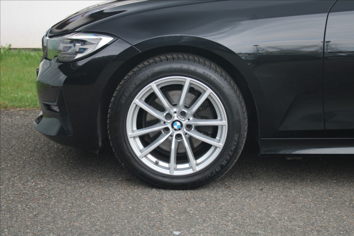 bmw-rada-3-320d-xdrivetouring-advantage - 8