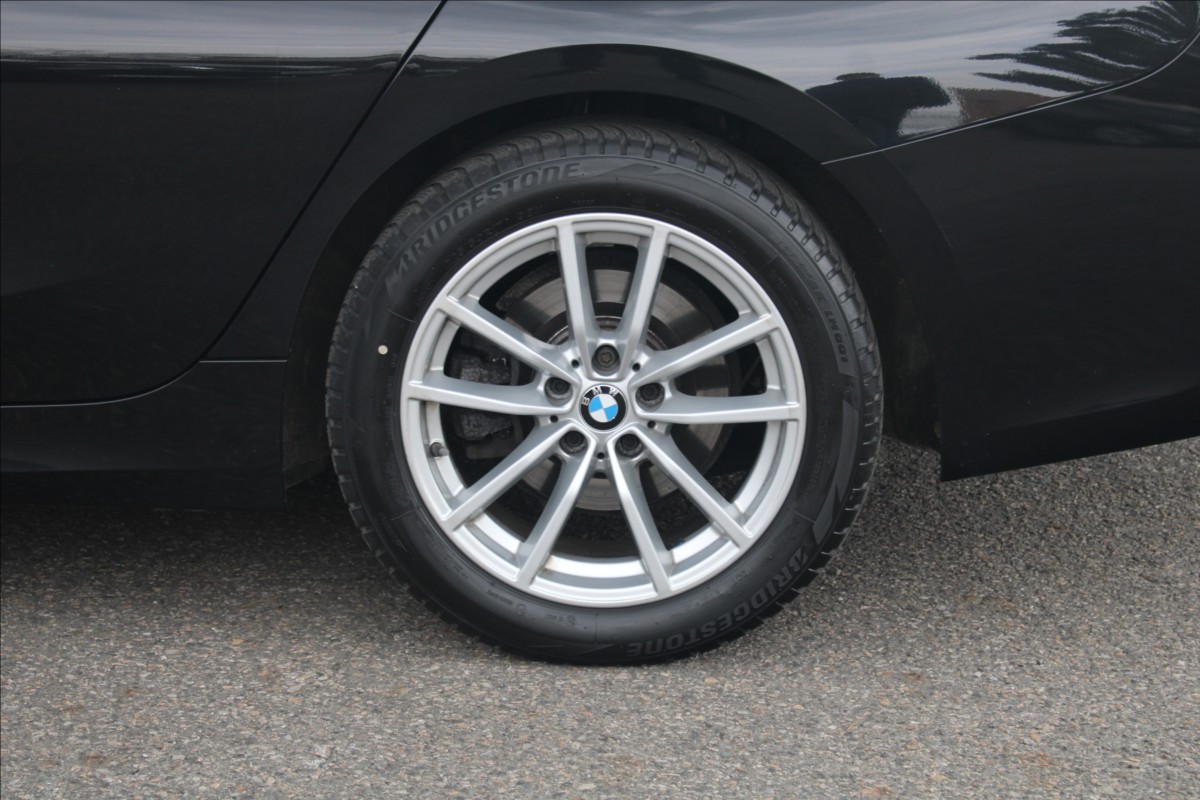 bmw-rada-3-320d-xdrivetouring-advantage - 9