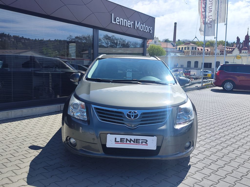 toyota-avensis-2-0-d4-d-93kw-business-navi-cr - 1