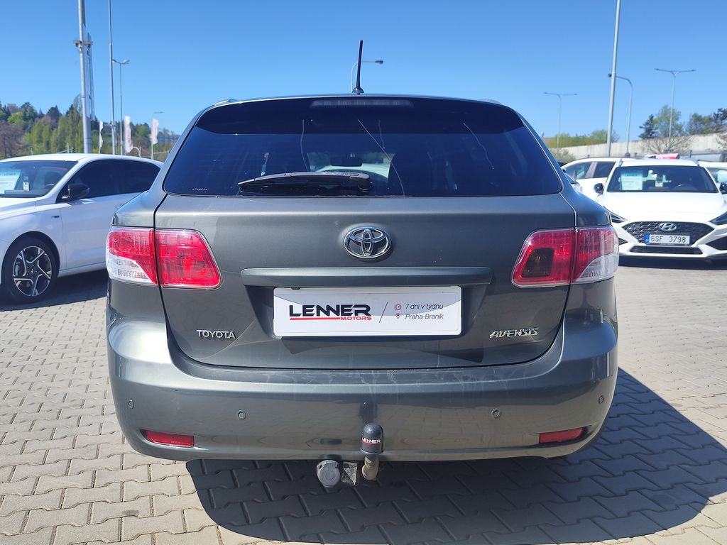 toyota-avensis-2-0-d4-d-93kw-business-navi-cr - 5