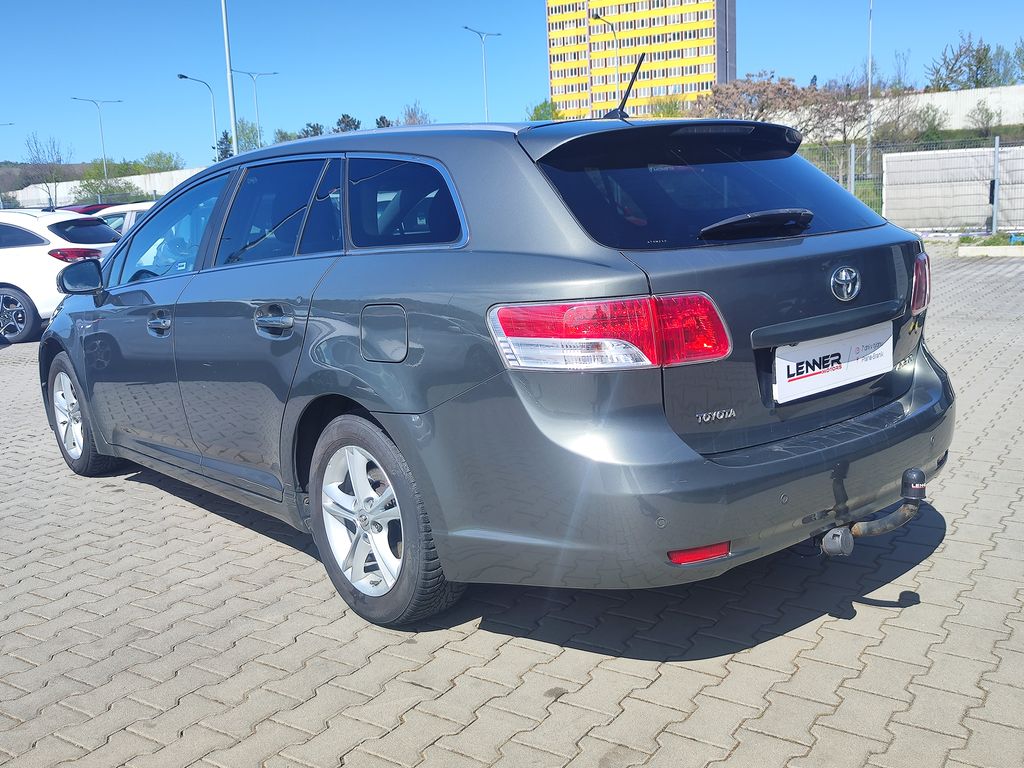 toyota-avensis-2-0-d4-d-93kw-business-navi-cr - 6