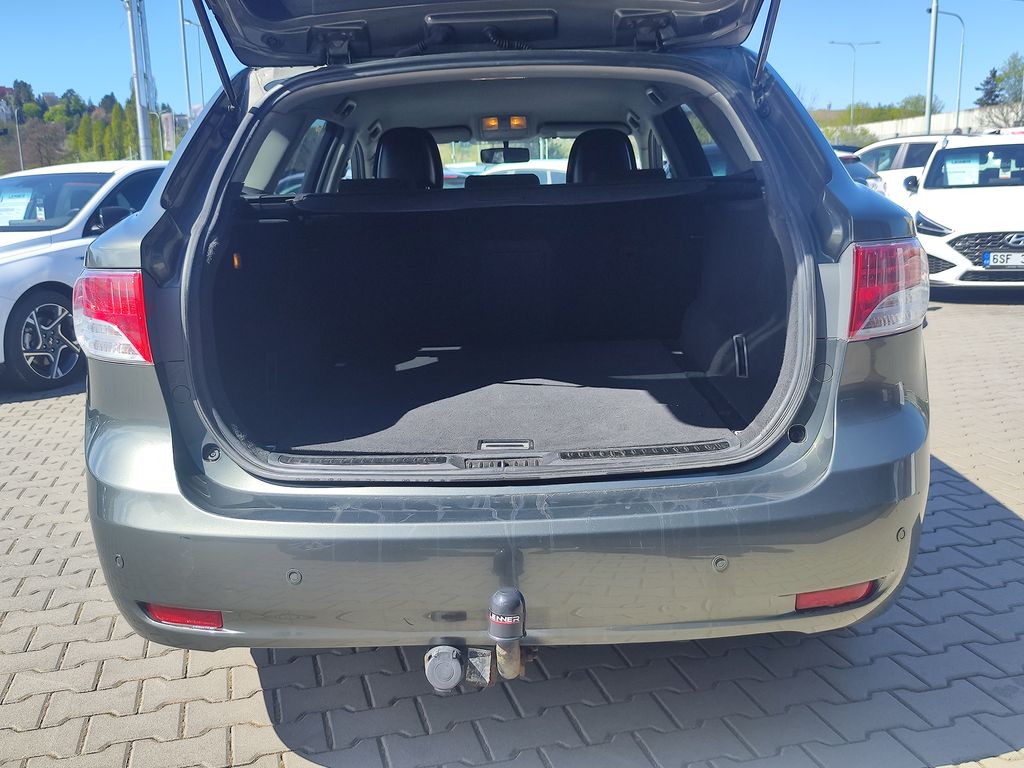 toyota-avensis-2-0-d4-d-93kw-business-navi-cr - 8