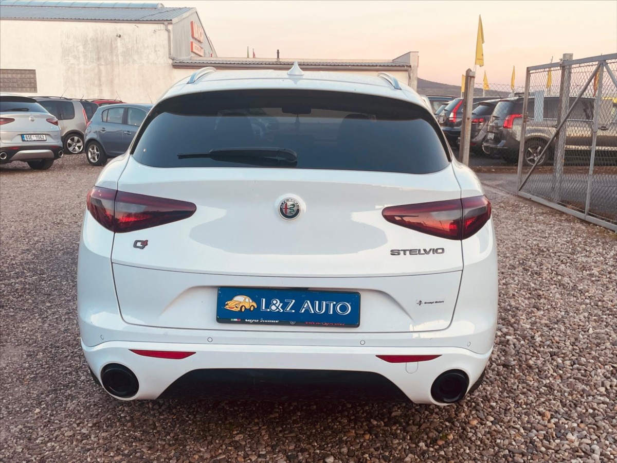 alfa-romeo-stelvio-2-1-jtdm-q4-veloce - 4