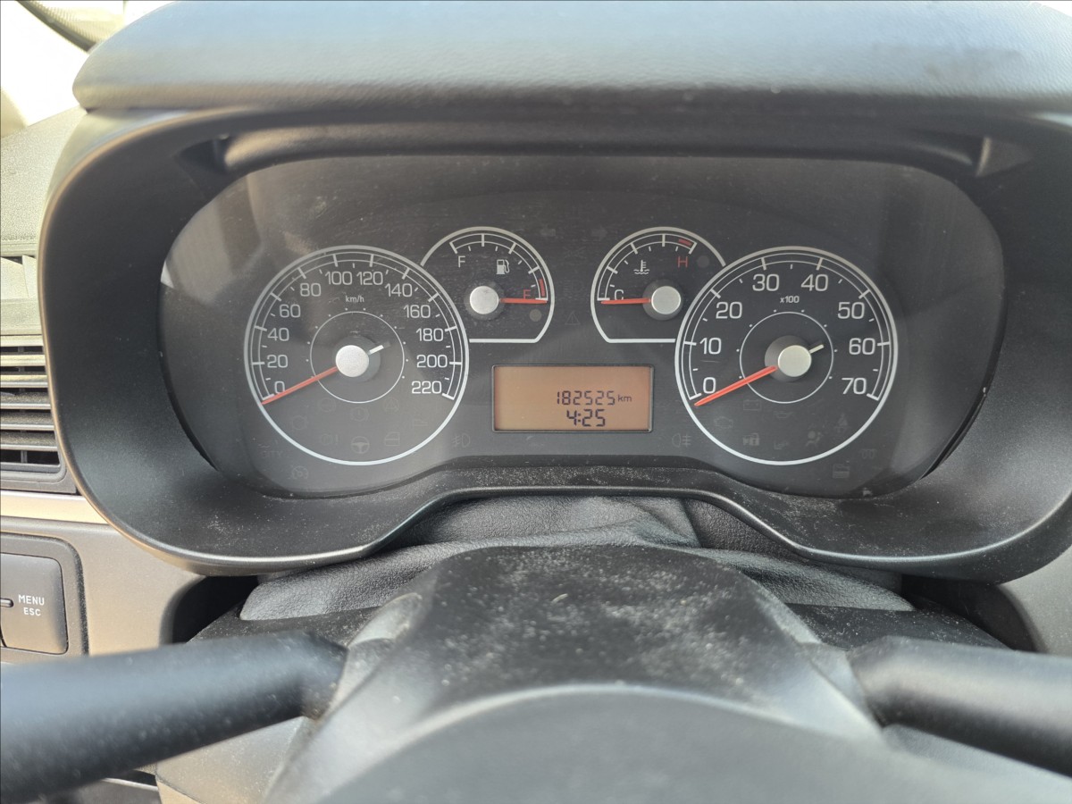 fiat-punto-1-4-i-57-kw-nova-stk - 9