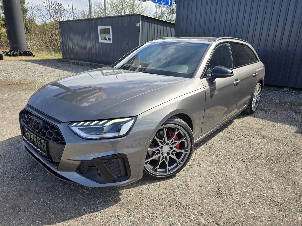 Audi A4 2,0 TDi S-line quattro led,taž