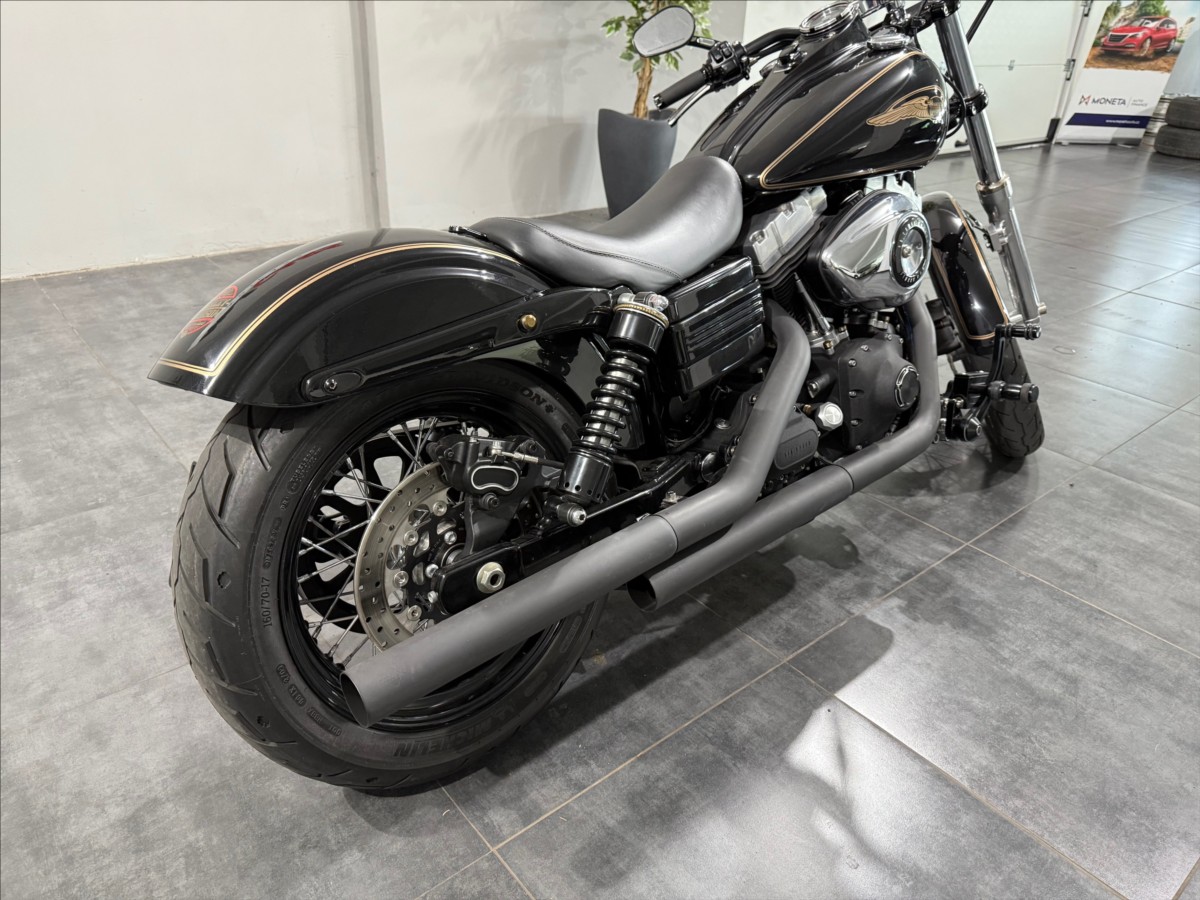 harley-davidson-1-6-street-bob - 2