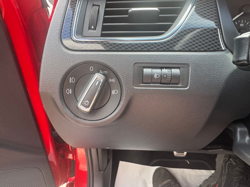 skoda-rapid-spb-1-0-tsi-monte-carlo - 7