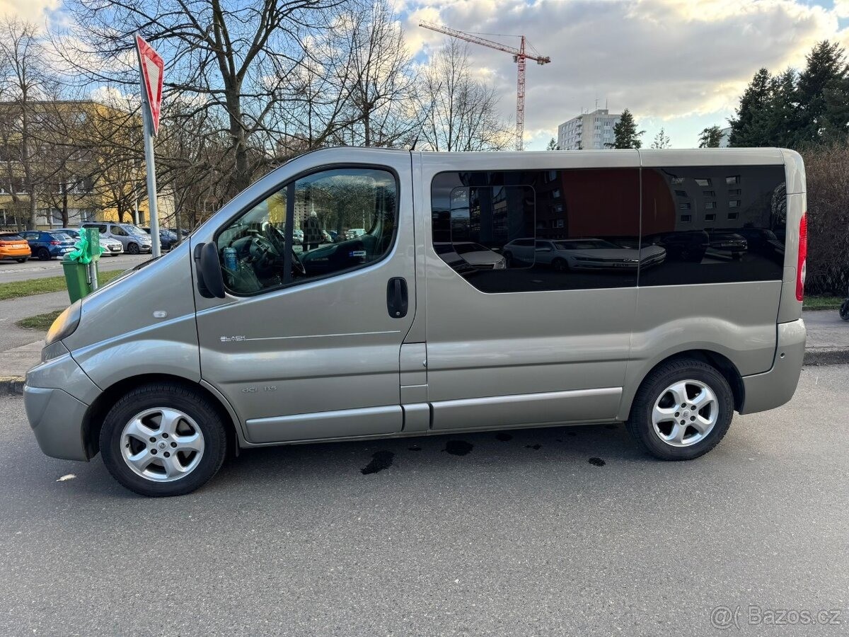 renault-trafic-2-0 - 1