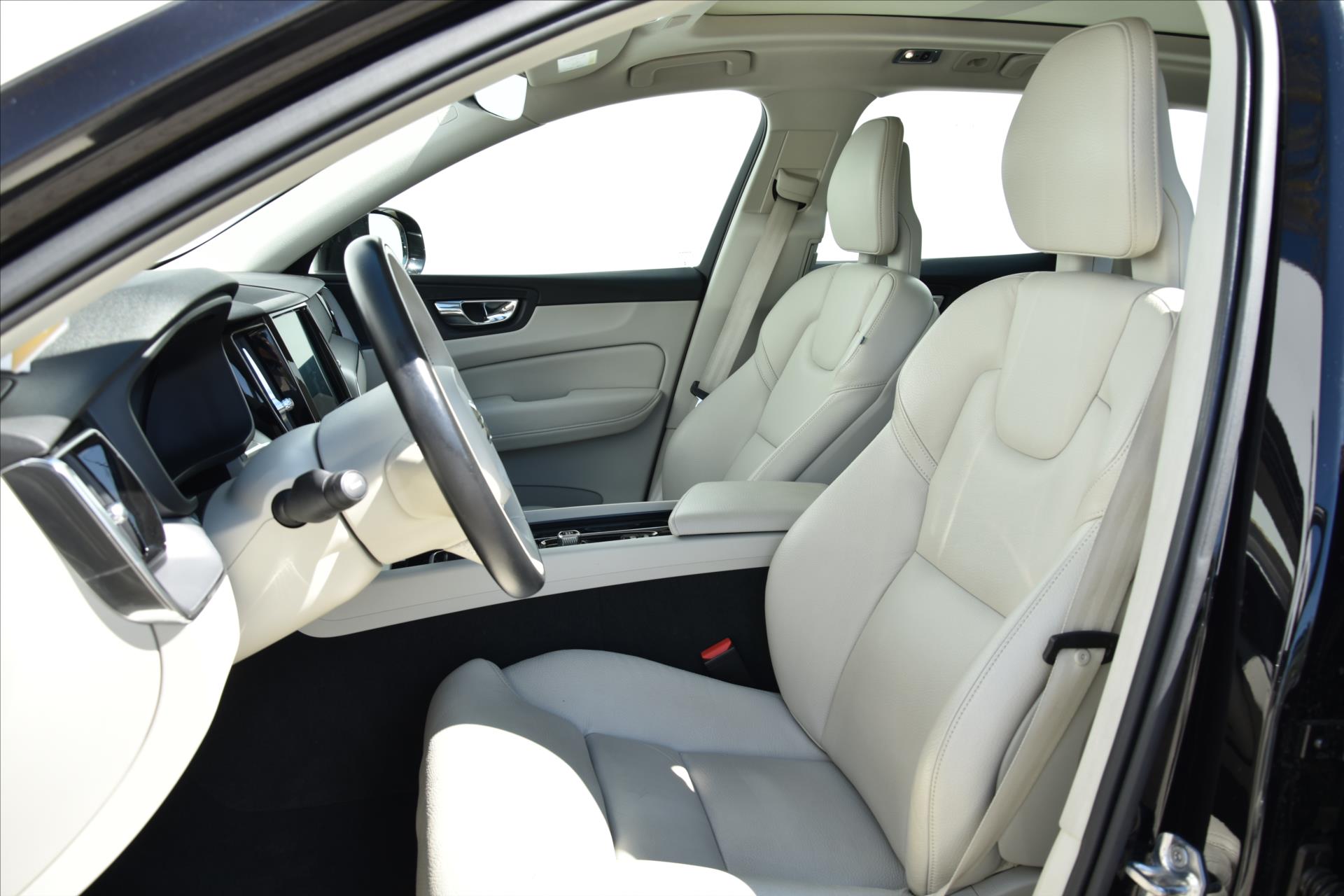 volvo-xc60-t5-184kw-awd-inscription-cr - 9