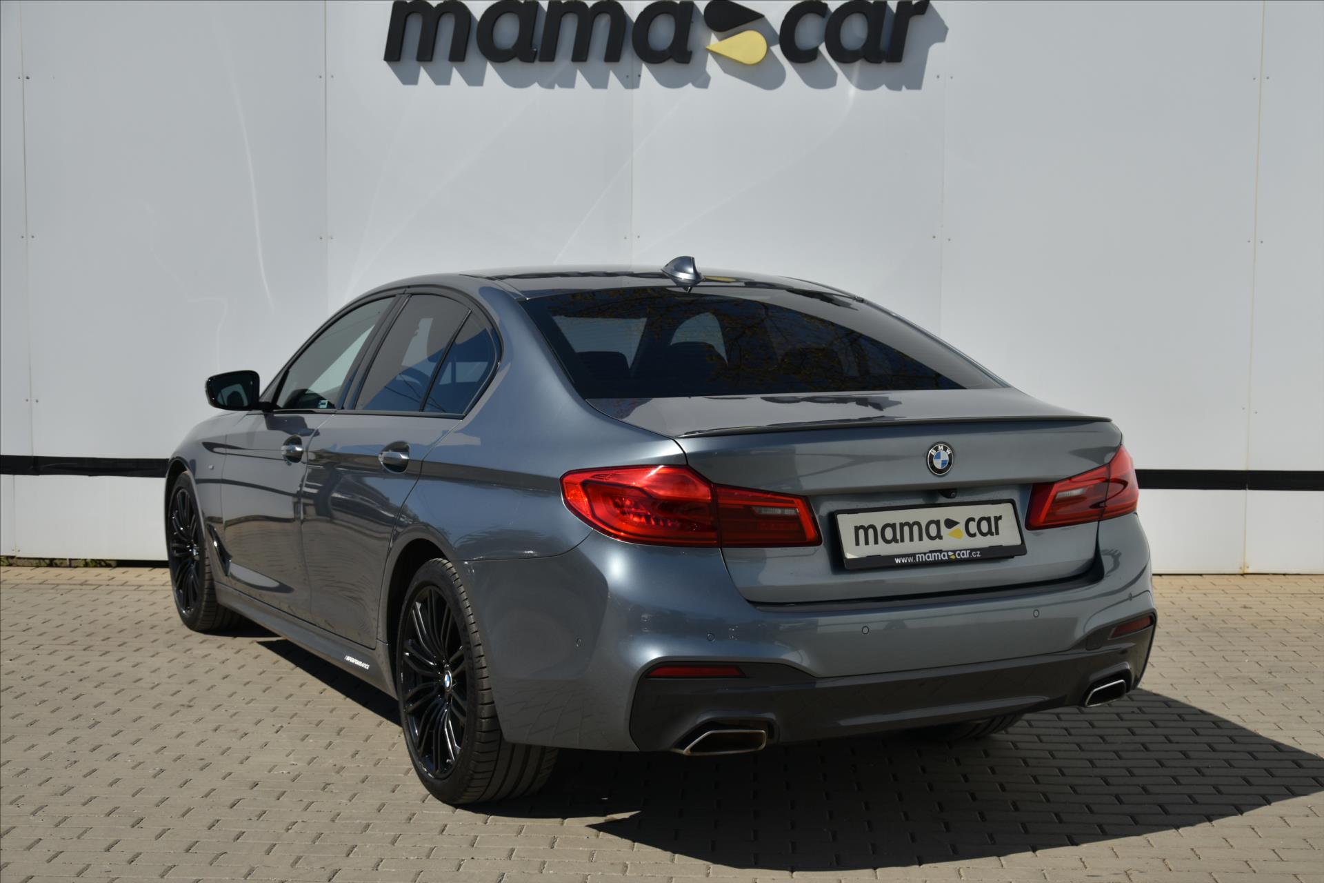 bmw-rada-5-540i-xdrive-250kw-m-paket-cr - 4