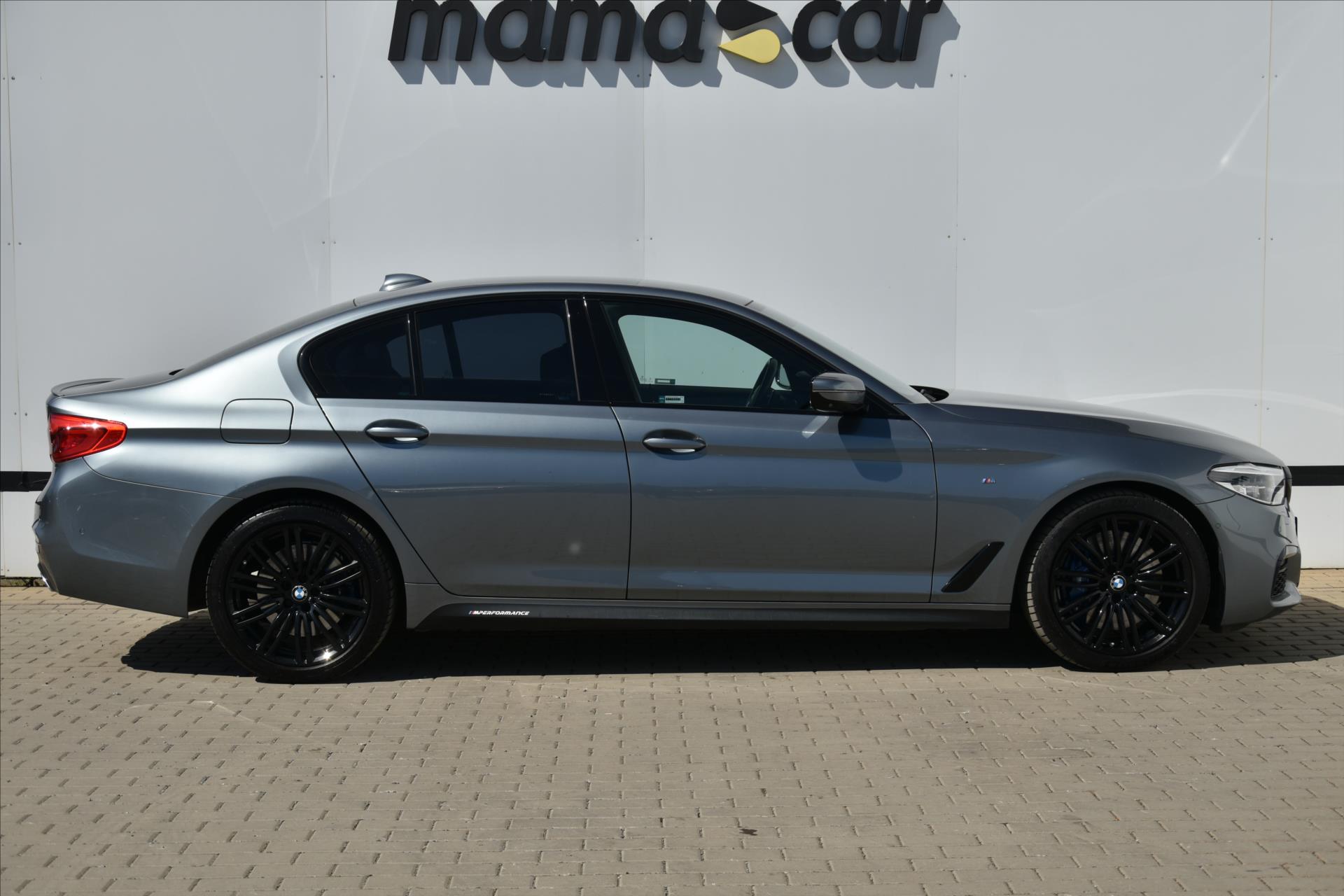 bmw-rada-5-540i-xdrive-250kw-m-paket-cr - 7