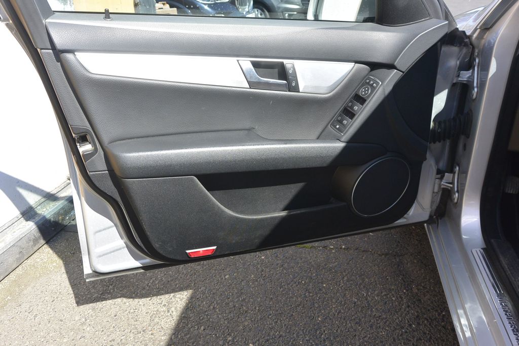 mercedes-benz-tridy-c-1-8i-avandgarde-115kw - 8