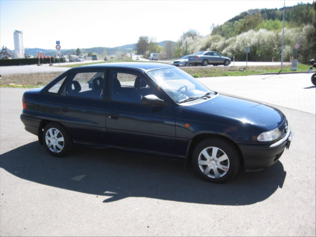 opel-astra-1-4-i - 3