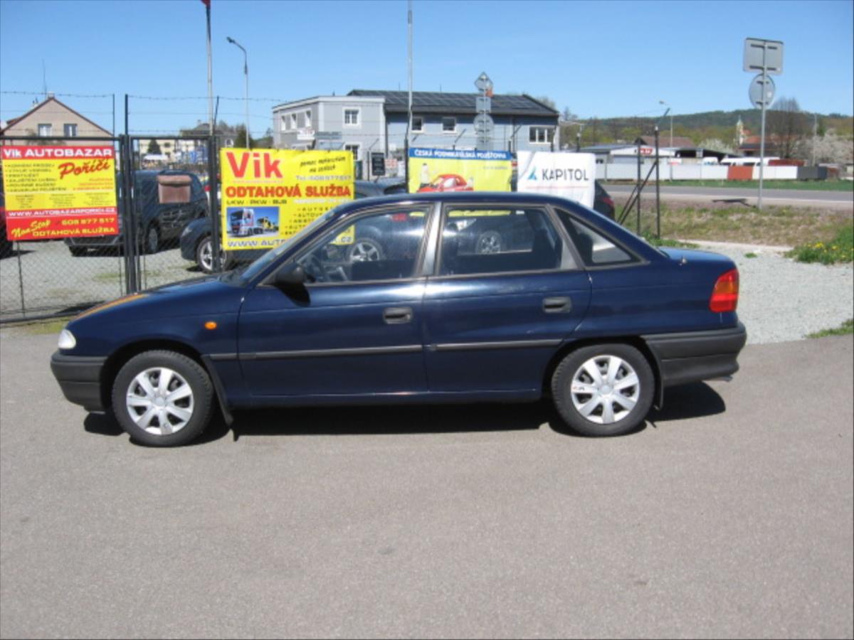 opel-astra-1-4-i - 4