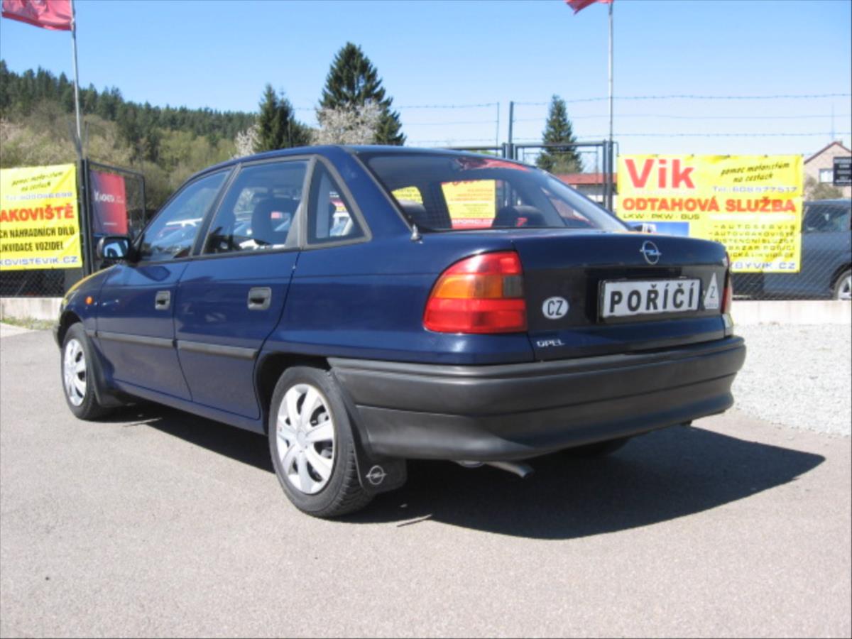 opel-astra-1-4-i - 5