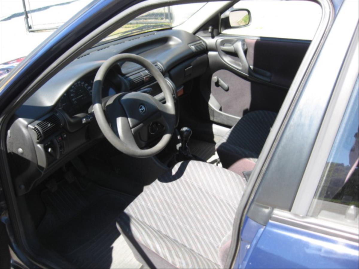 opel-astra-1-4-i - 7