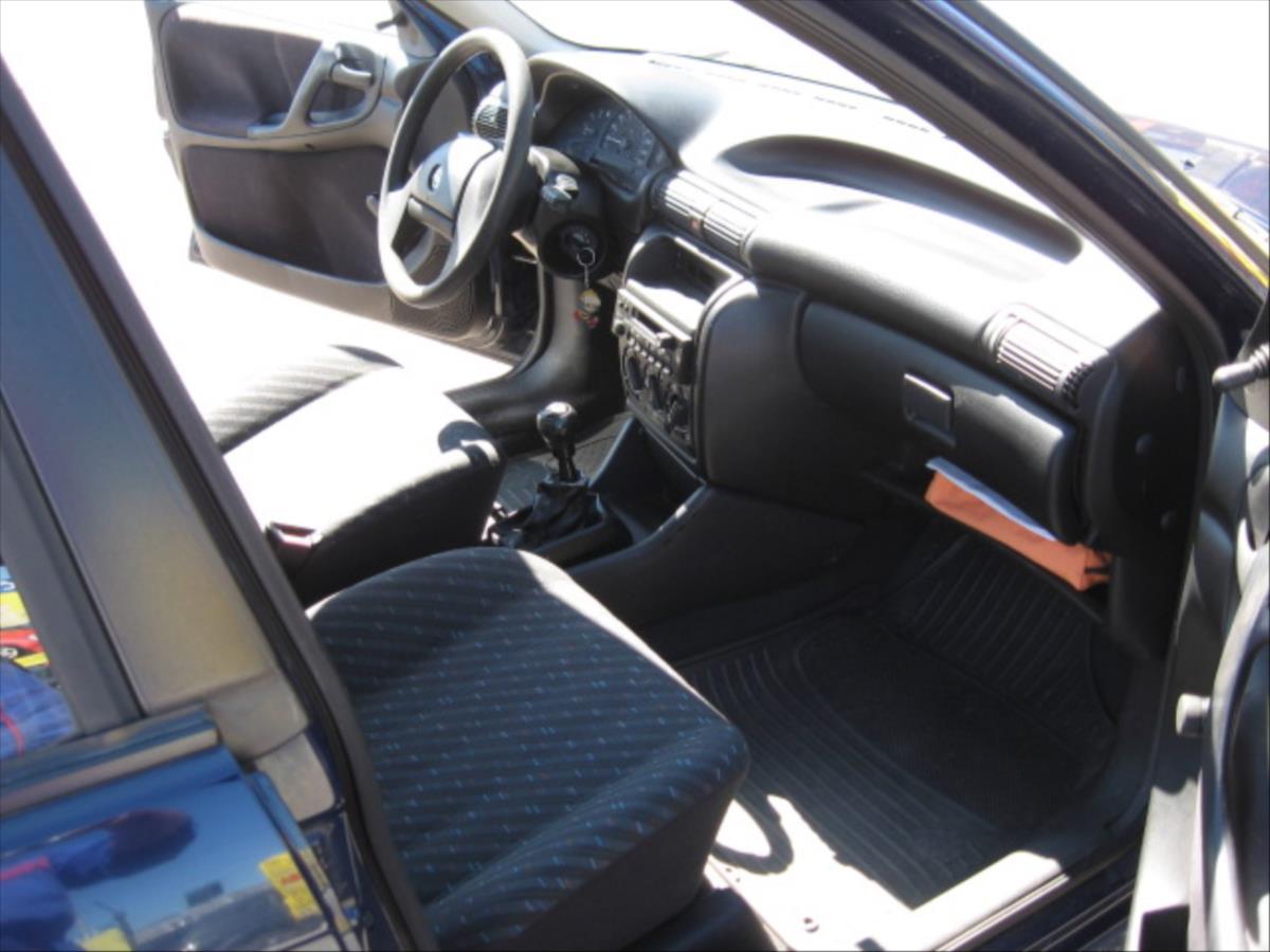 opel-astra-1-4-i - 9