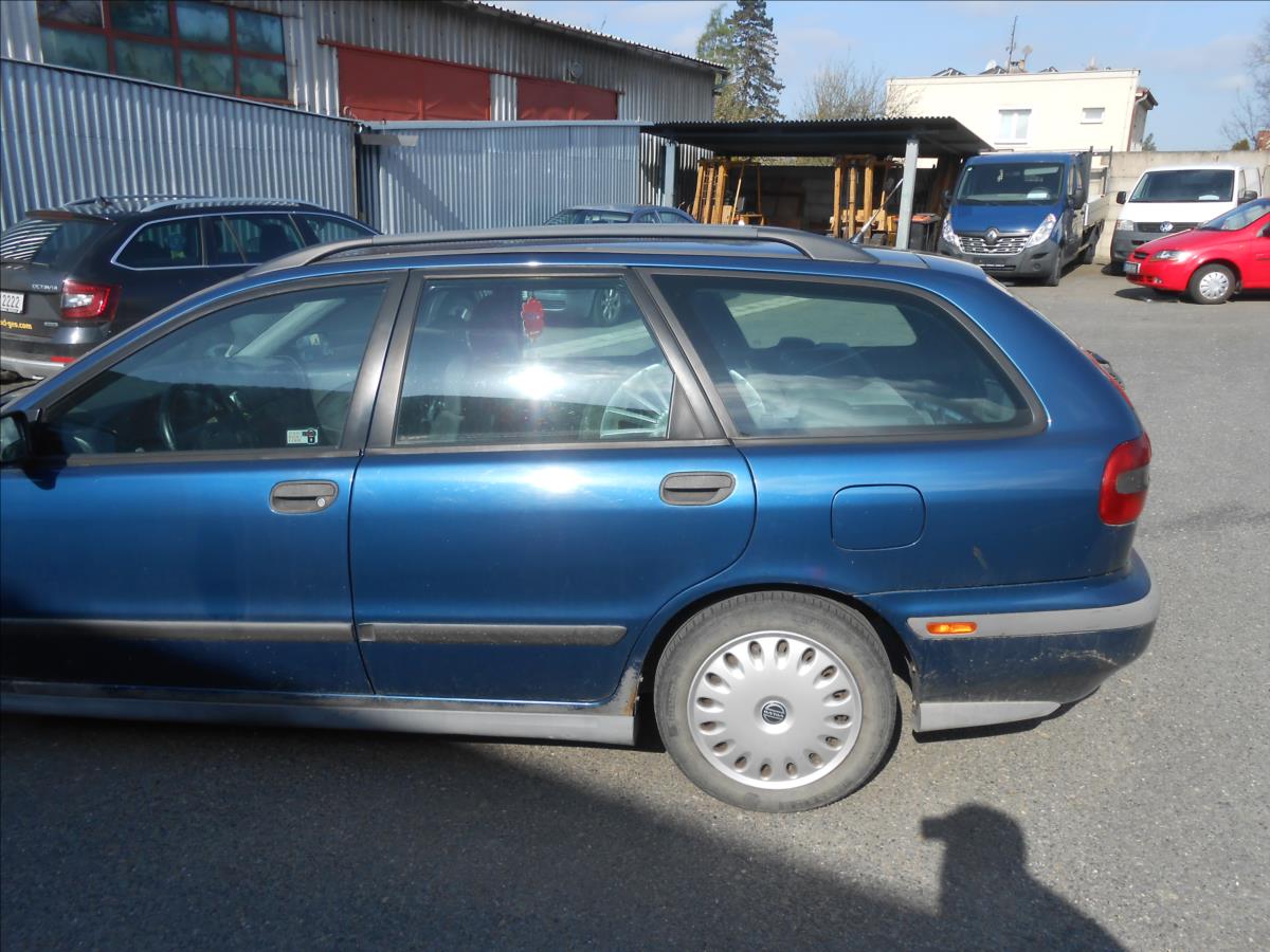 volvo-v40-1-9-d-70kw - 8