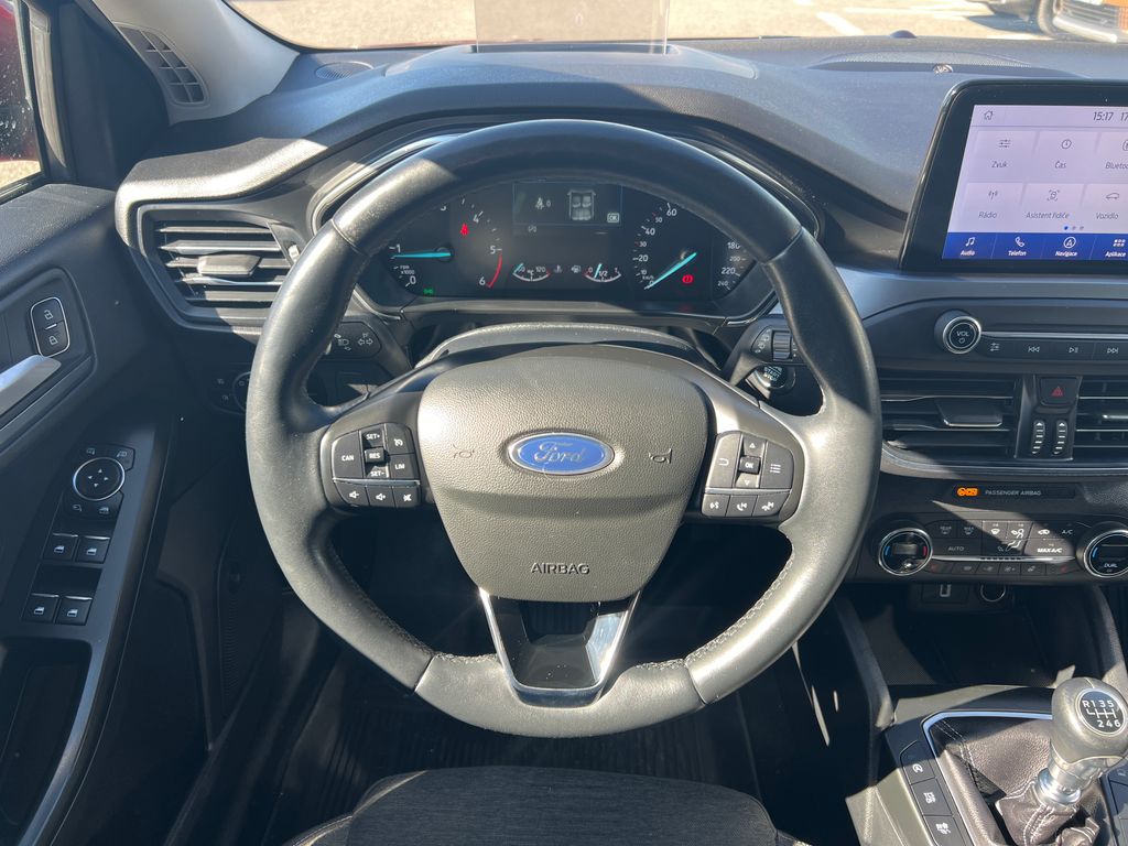 ford-focus-2-0-tdci-150k-servis-zaruka-cr - 8