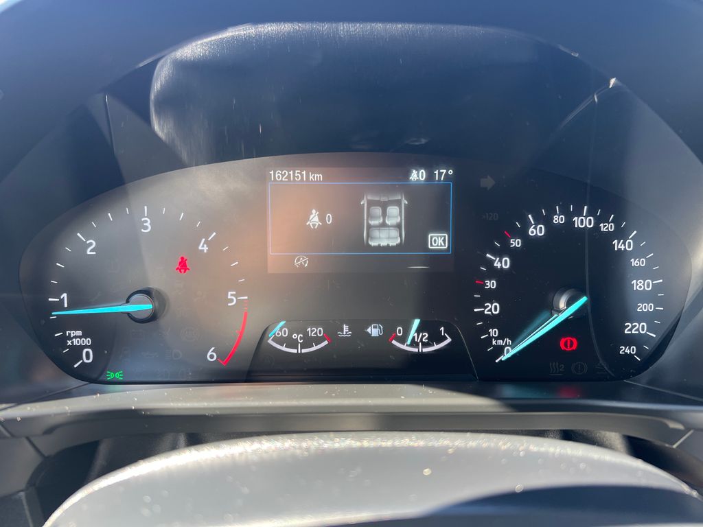 ford-focus-2-0-tdci-150k-servis-zaruka-cr - 9