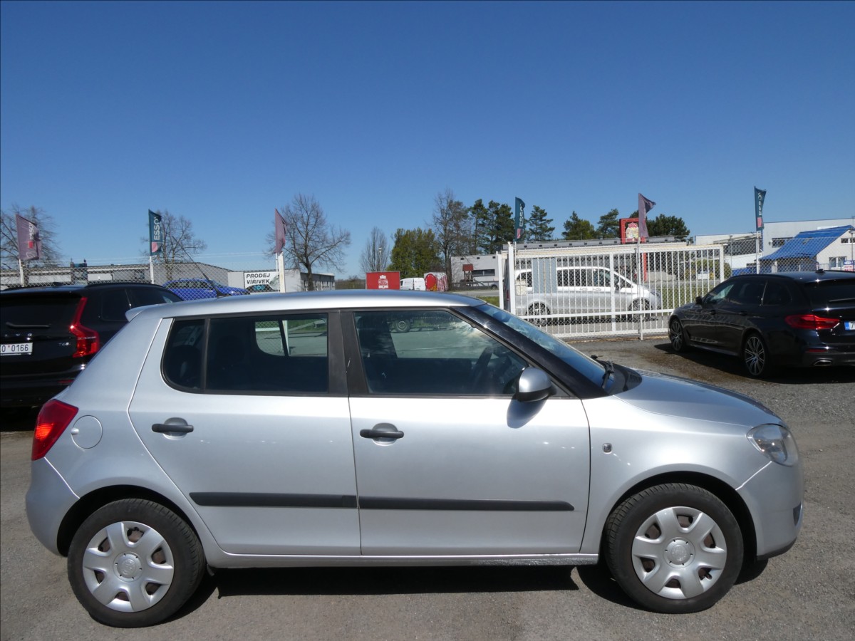 skoda-fabia-1-2-htp-klima-po-servise - 9