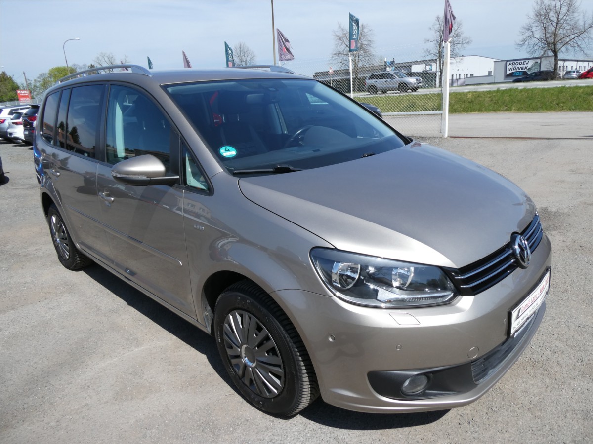 Volkswagen Touran 1,6 TDi LIFE, 7.míst, webasto