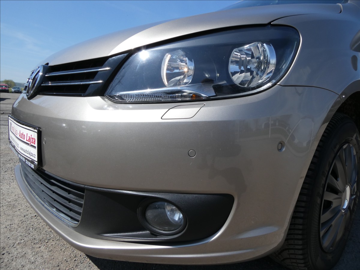 volkswagen-touran-1-6-tdi-life-7-mist-webasto - 3