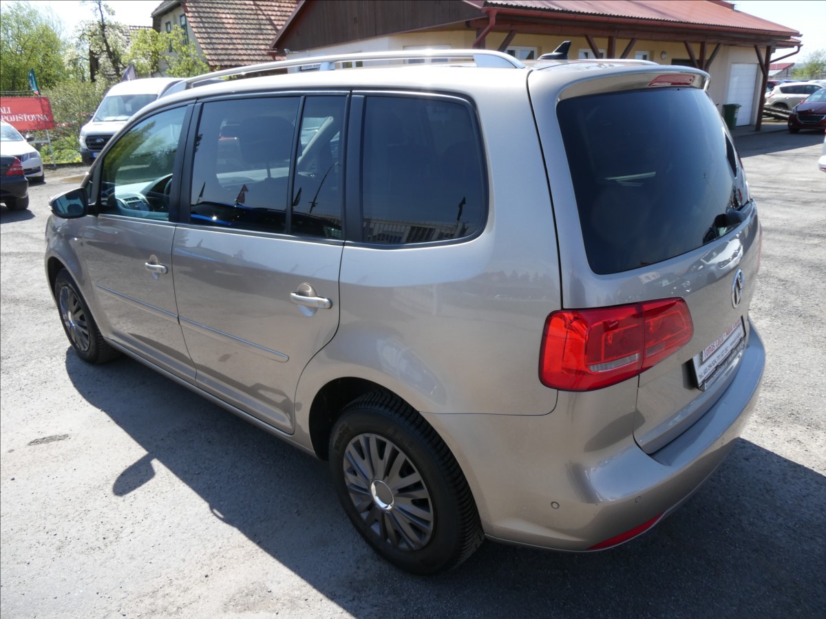 volkswagen-touran-1-6-tdi-life-7-mist-webasto - 6