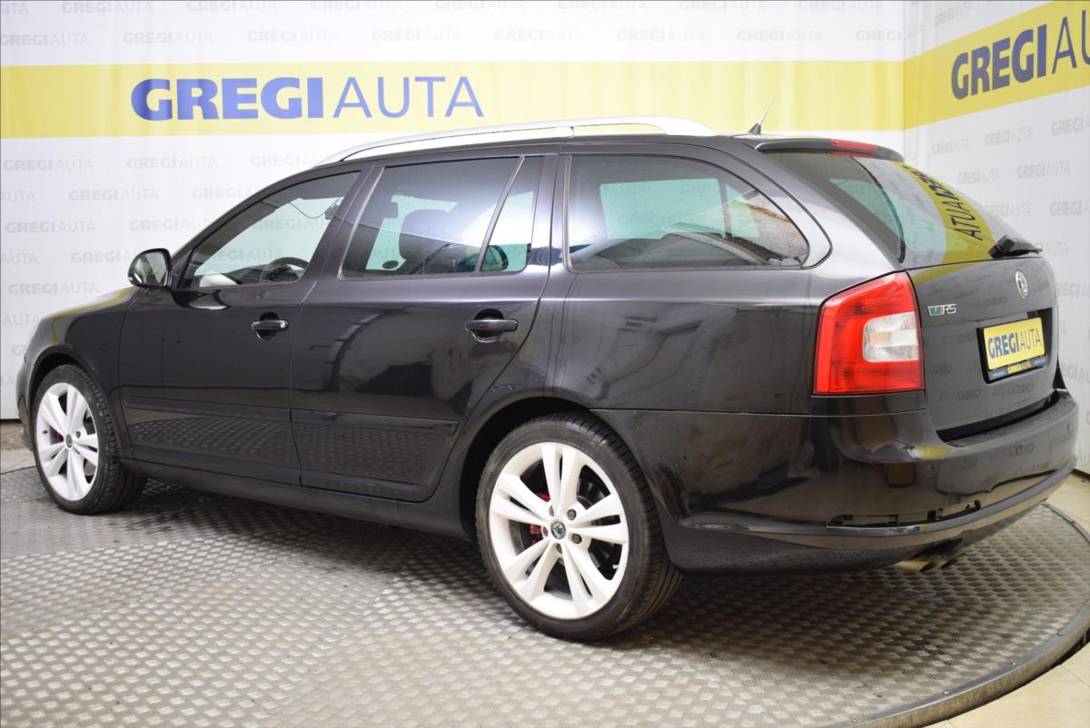 skoda-octavia-2-0-tdi-rs-top-stav-pr-servis - 4