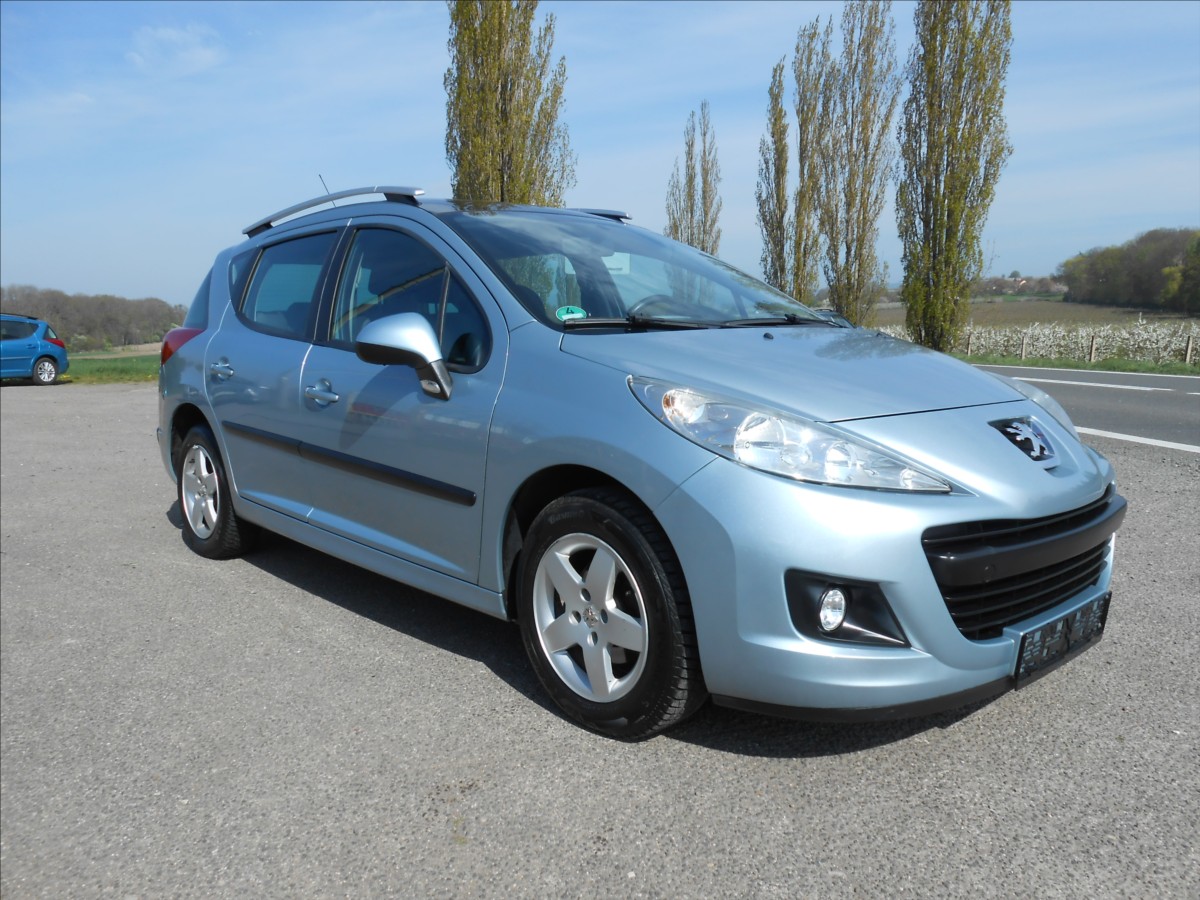 Peugeot 207 1,4 54 kW KLIMA SERVISKA
