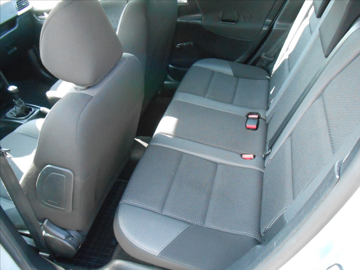 peugeot-207-1-4-54-kw-klima-serviska - 6